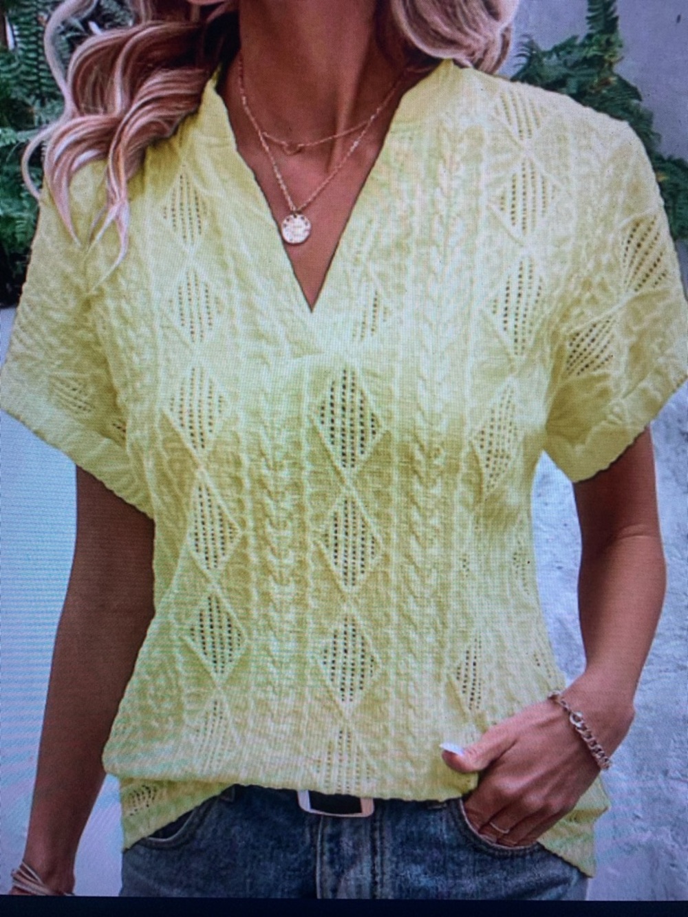 Light Yellow Knit V-Neck Short Sleeve Top - Picture 2 of 3
